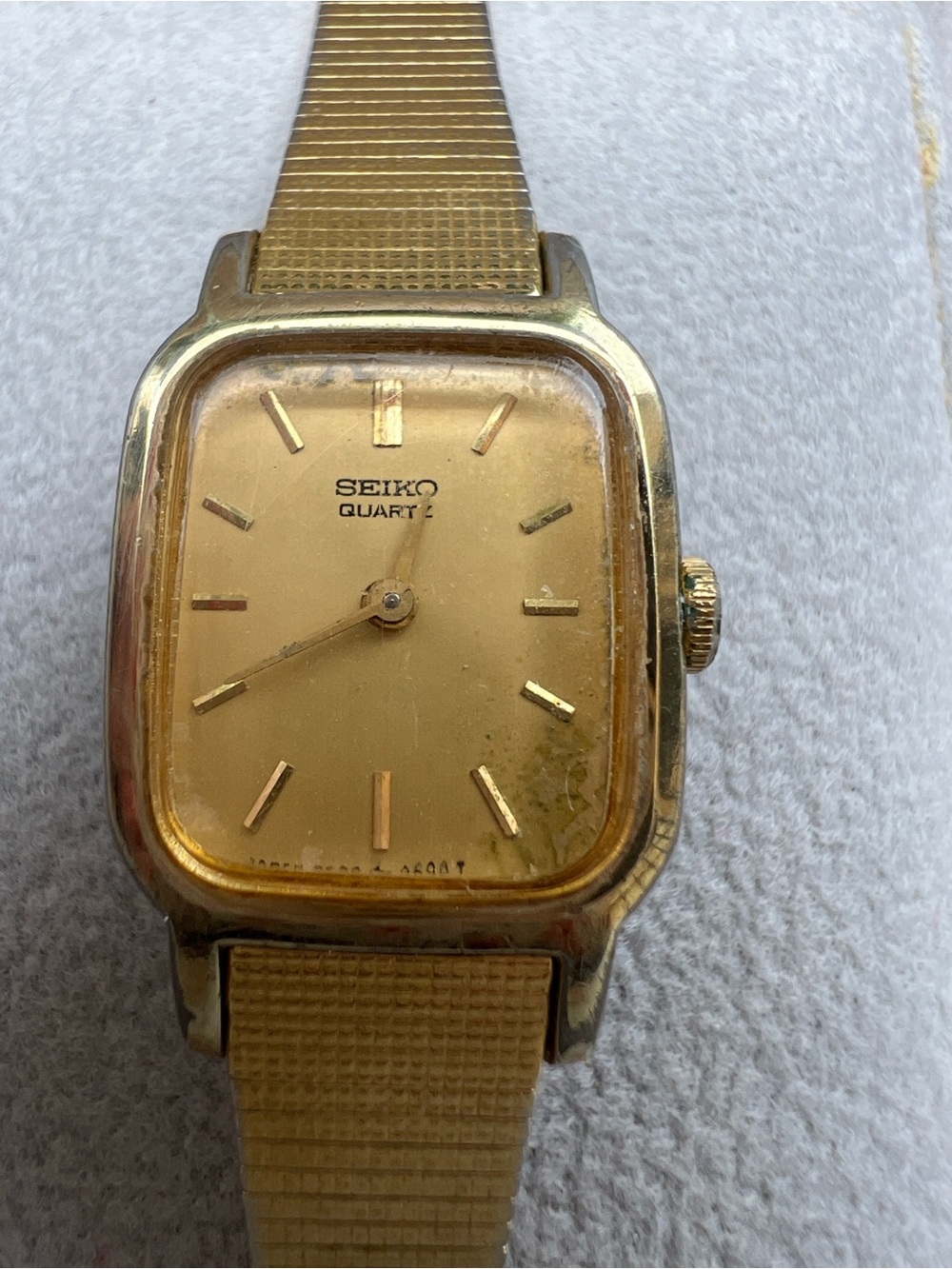 Seiko Gold Tone Ladies Watch with Champagne Dial - Picture 2 of 6